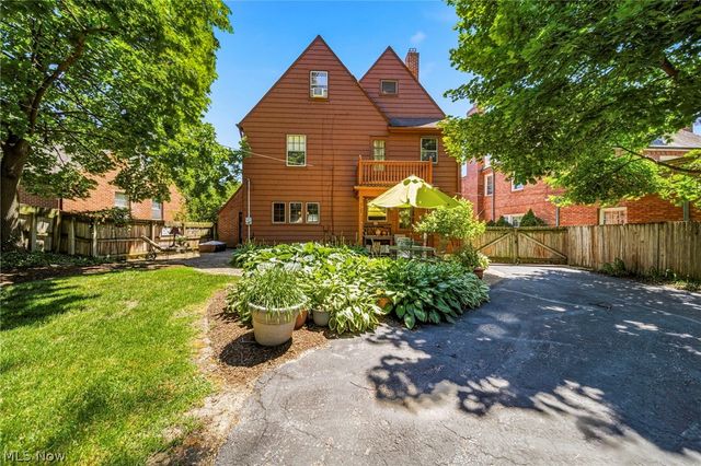 19621 Sussex Road, Shaker Heights, OH 44122