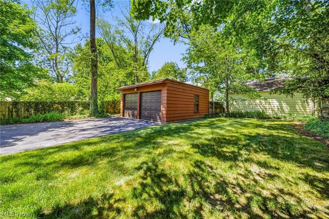 19621 Sussex Road, Shaker Heights, OH 44122