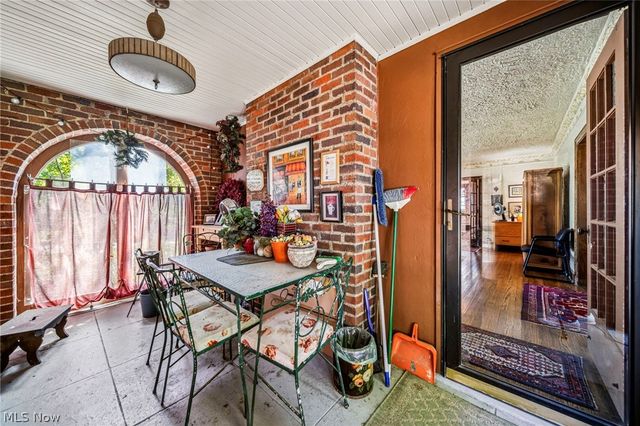 19621 Sussex Road, Shaker Heights, OH 44122
