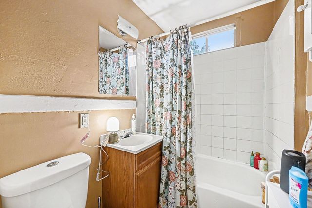 956 Juno Avenue, Saint Paul, MN 55102