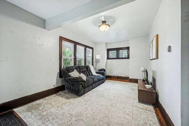 956 Juno Avenue, Saint Paul, MN 55102