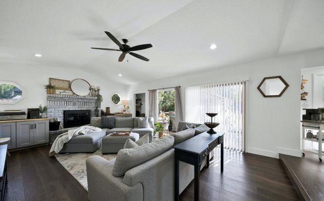 7067 Tucker Lane, Redding, CA 96002