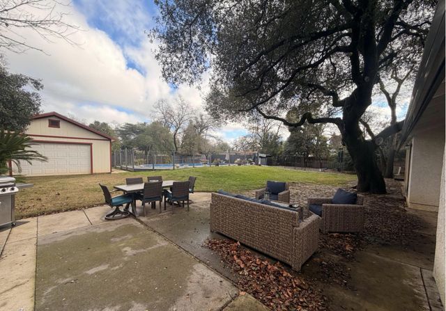 7067 Tucker Lane, Redding, CA 96002