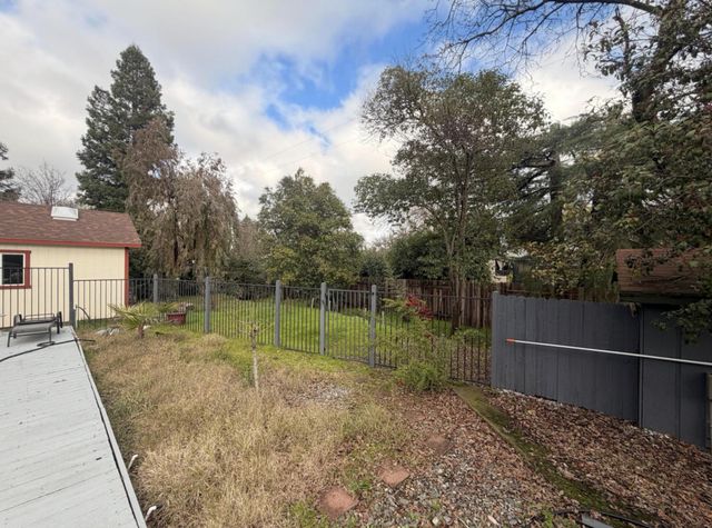 7067 Tucker Lane, Redding, CA 96002