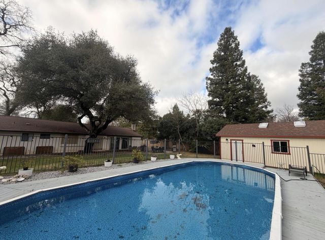 7067 Tucker Lane, Redding, CA 96002