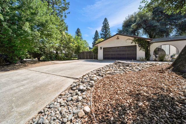 7067 Tucker Lane, Redding, CA 96002