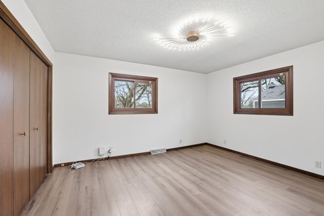 6610 Lucia Lane NE, Fridley, MN 55432