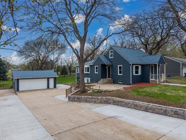 6610 Lucia Lane NE, Fridley, MN 55432