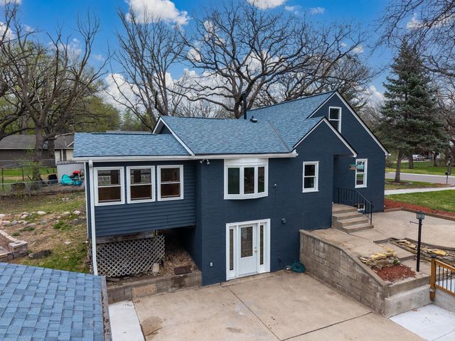 6610 Lucia Lane NE, Fridley, MN 55432