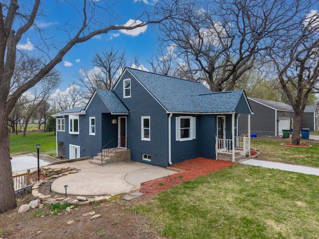 6610 Lucia Lane NE, Fridley, MN 55432