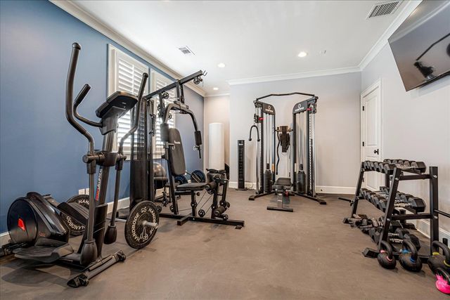 2302 MADISON AVE, Memphis, TN 38104