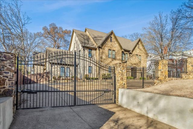 2302 MADISON AVE, Memphis, TN 38104