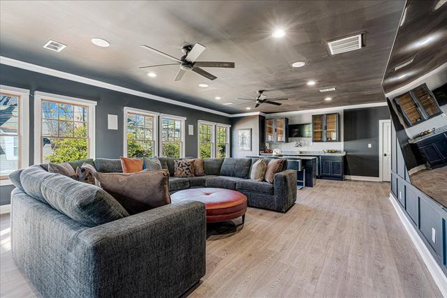 2302 MADISON AVE, Memphis, TN 38104