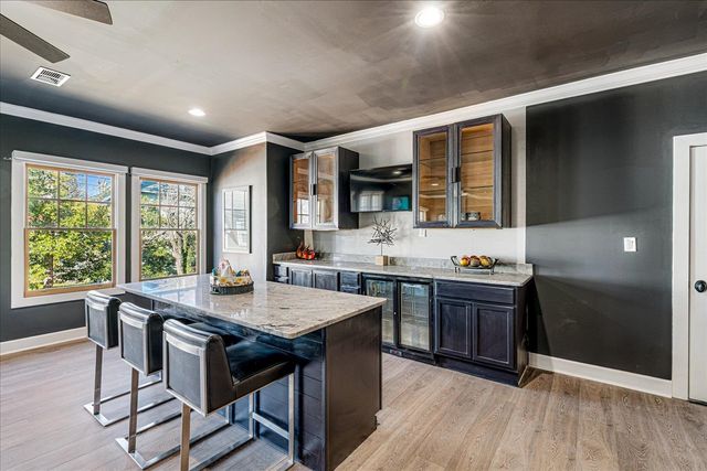 2302 MADISON AVE, Memphis, TN 38104