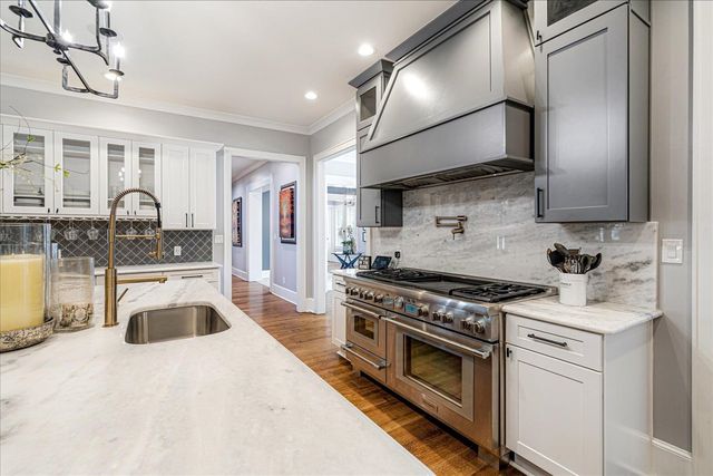 2302 MADISON AVE, Memphis, TN 38104