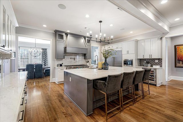 2302 MADISON AVE, Memphis, TN 38104