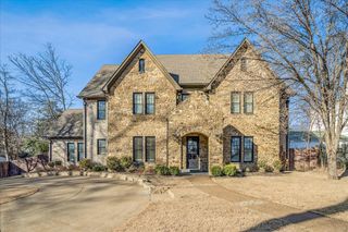 2302 MADISON AVE, Memphis, TN 38104