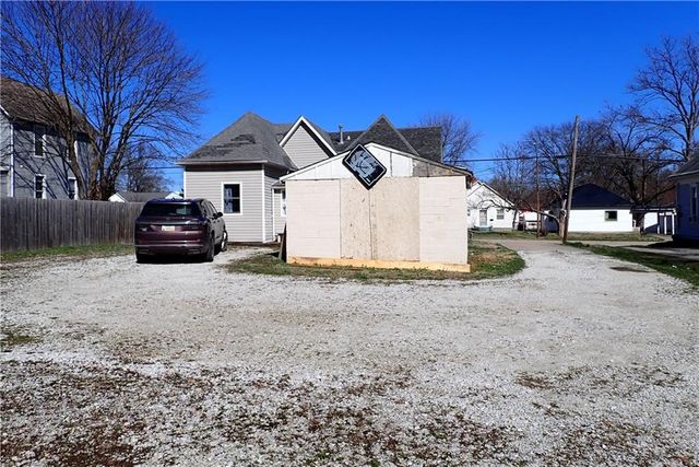 318 E Ohio Street, Clinton, MO 64735