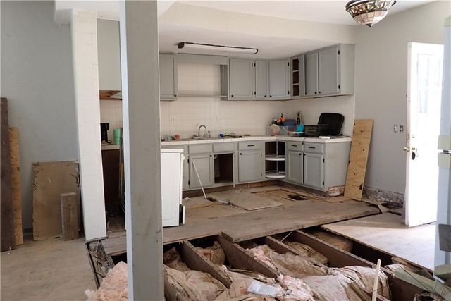 318 E Ohio Street, Clinton, MO 64735