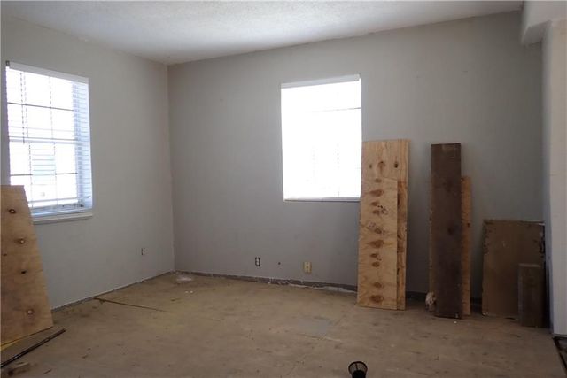 318 E Ohio Street, Clinton, MO 64735