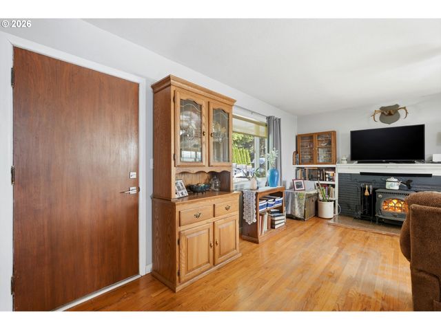1270 E JEFFERSON St, Stayton, OR 97383