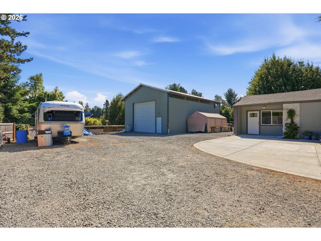 1270 E JEFFERSON St, Stayton, OR 97383