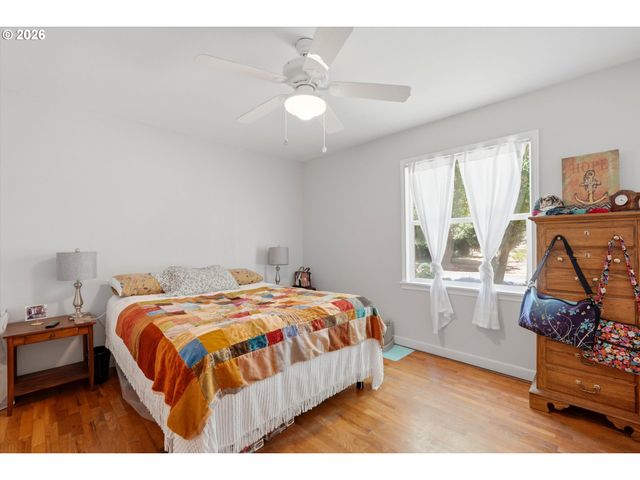 1270 E JEFFERSON St, Stayton, OR 97383