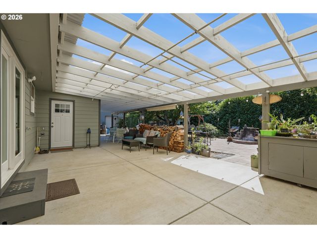 1270 E JEFFERSON St, Stayton, OR 97383