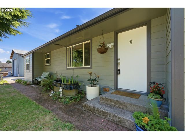 1270 E JEFFERSON St, Stayton, OR 97383