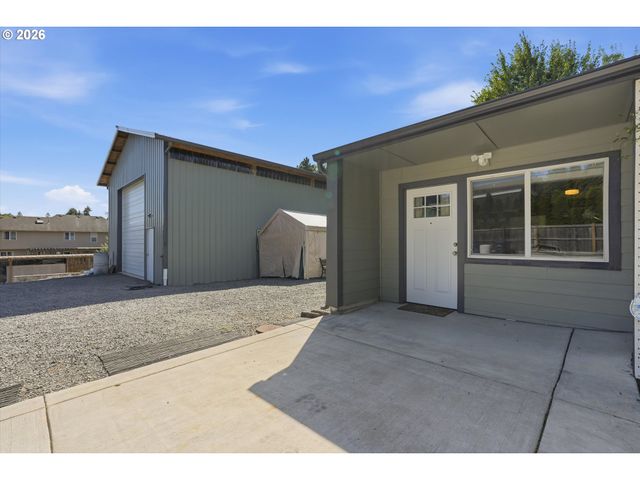 1270 E JEFFERSON St, Stayton, OR 97383