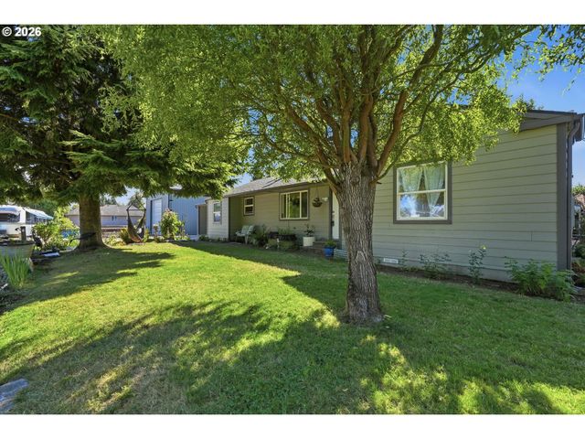 1270 E JEFFERSON St, Stayton, OR 97383