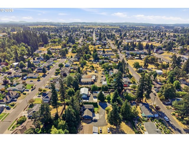 1270 E JEFFERSON St, Stayton, OR 97383