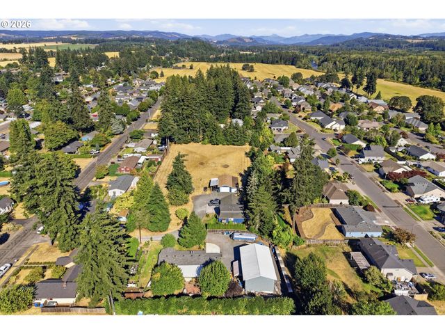 1270 E JEFFERSON St, Stayton, OR 97383
