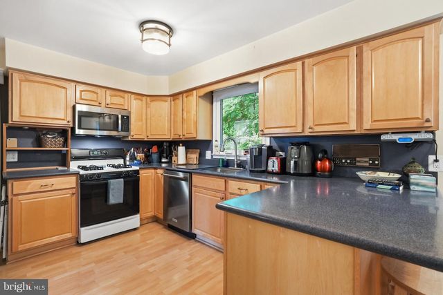 4908 WOODLAND WAY, Annandale, VA 22003