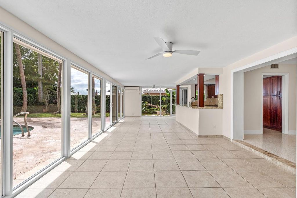 Image 14 of property listing at 670 Juneberry Court, Boca Raton, FL 33486