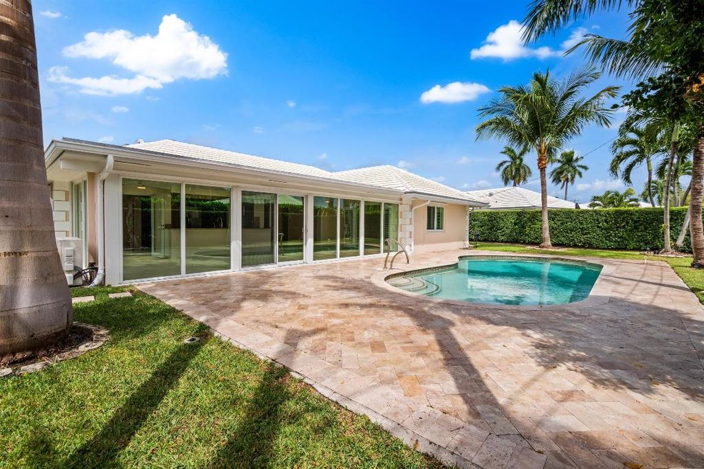 Image 25 of property listing at 670 Juneberry Court, Boca Raton, FL 33486