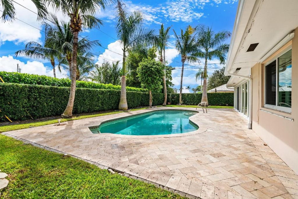 Image 26 of property listing at 670 Juneberry Court, Boca Raton, FL 33486
