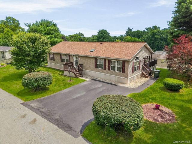83 Pine Drive, Bloomingburg, NY 12721