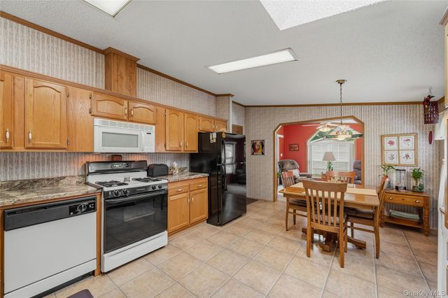 83 Pine Drive, Bloomingburg, NY 12721