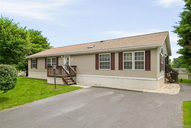83 Pine Drive, Bloomingburg, NY 12721