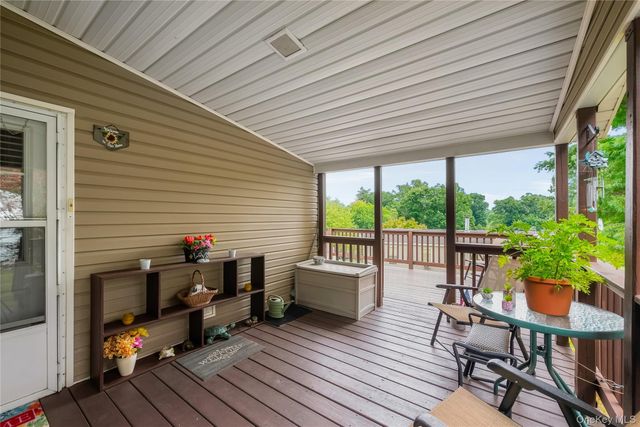 83 Pine Drive, Bloomingburg, NY 12721