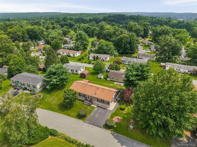 83 Pine Drive, Bloomingburg, NY 12721