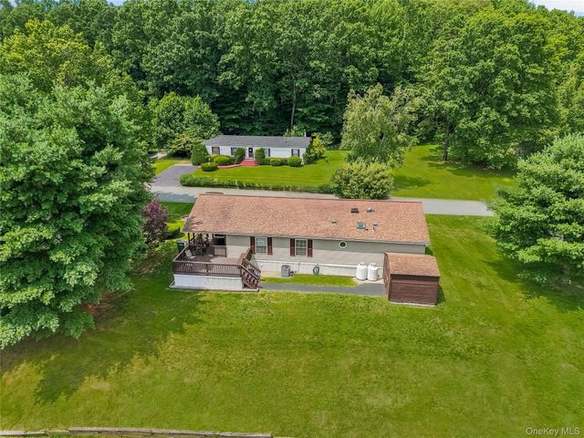 83 Pine Drive, Bloomingburg, NY 12721