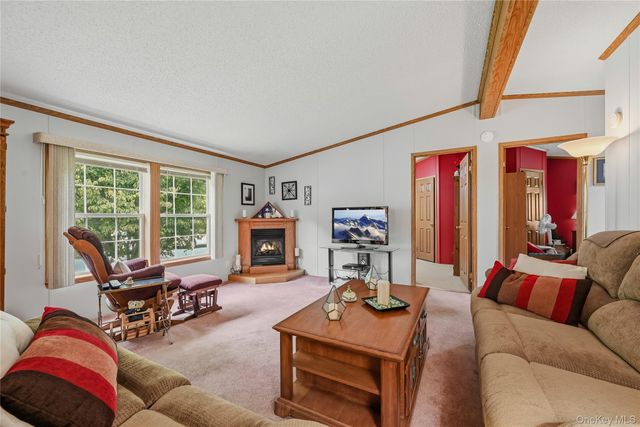83 Pine Drive, Bloomingburg, NY 12721