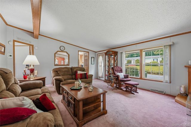 83 Pine Drive, Bloomingburg, NY 12721