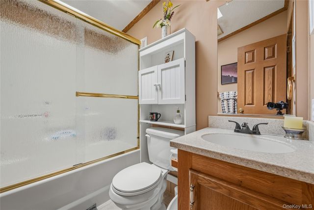 83 Pine Drive, Bloomingburg, NY 12721