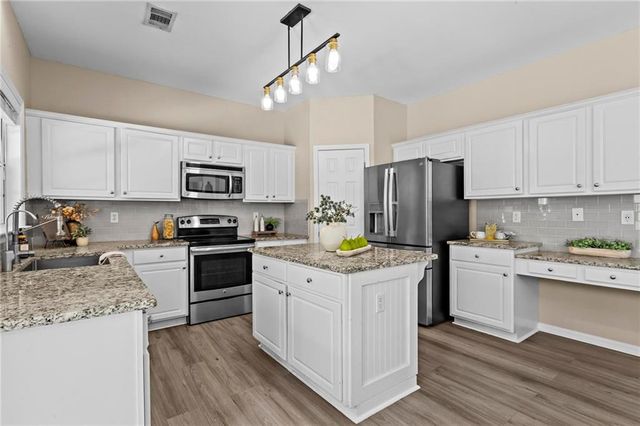 2873 Donamire Lane NW, Kennesaw, GA 30144