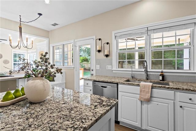 2873 Donamire Lane NW, Kennesaw, GA 30144