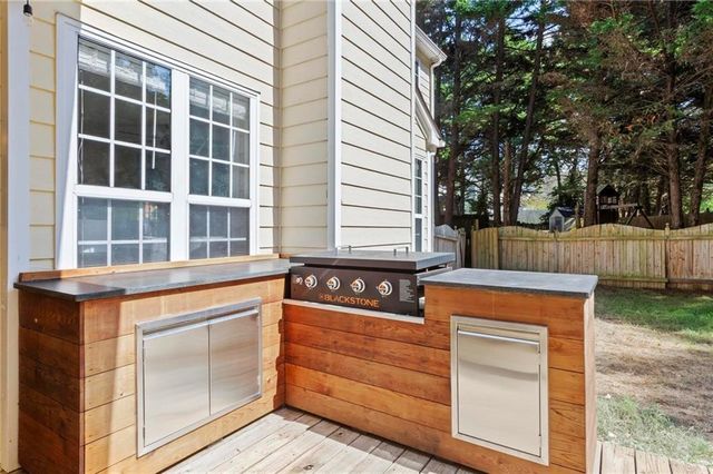 2873 Donamire Lane NW, Kennesaw, GA 30144