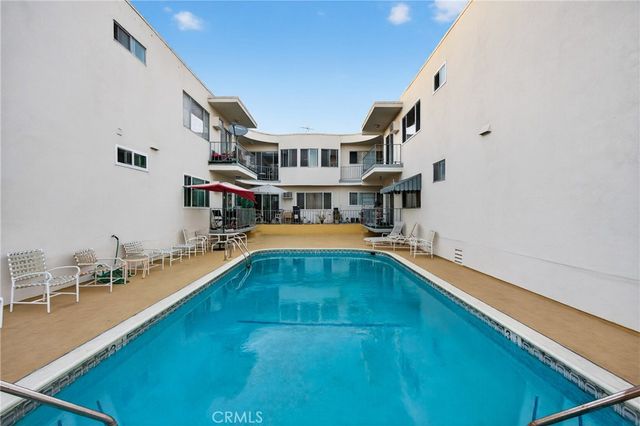 5376 Fairview Boulevard 209, Los Angeles, CA 90056